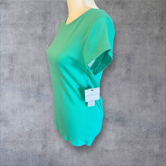 Liz Claiborne Green Fitted Tee, NEW - Picture 4 of 5